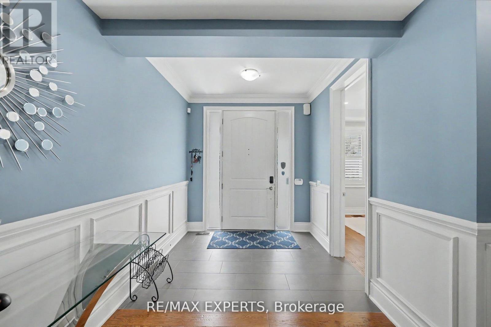 74 DUNROBIN CRESCENT - 11