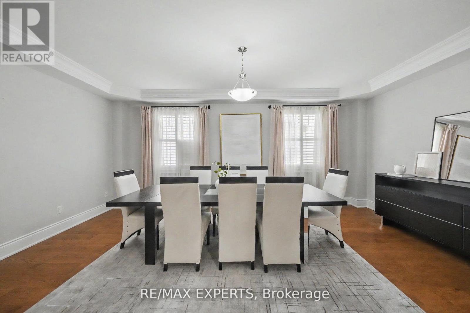 74 DUNROBIN CRESCENT - 15