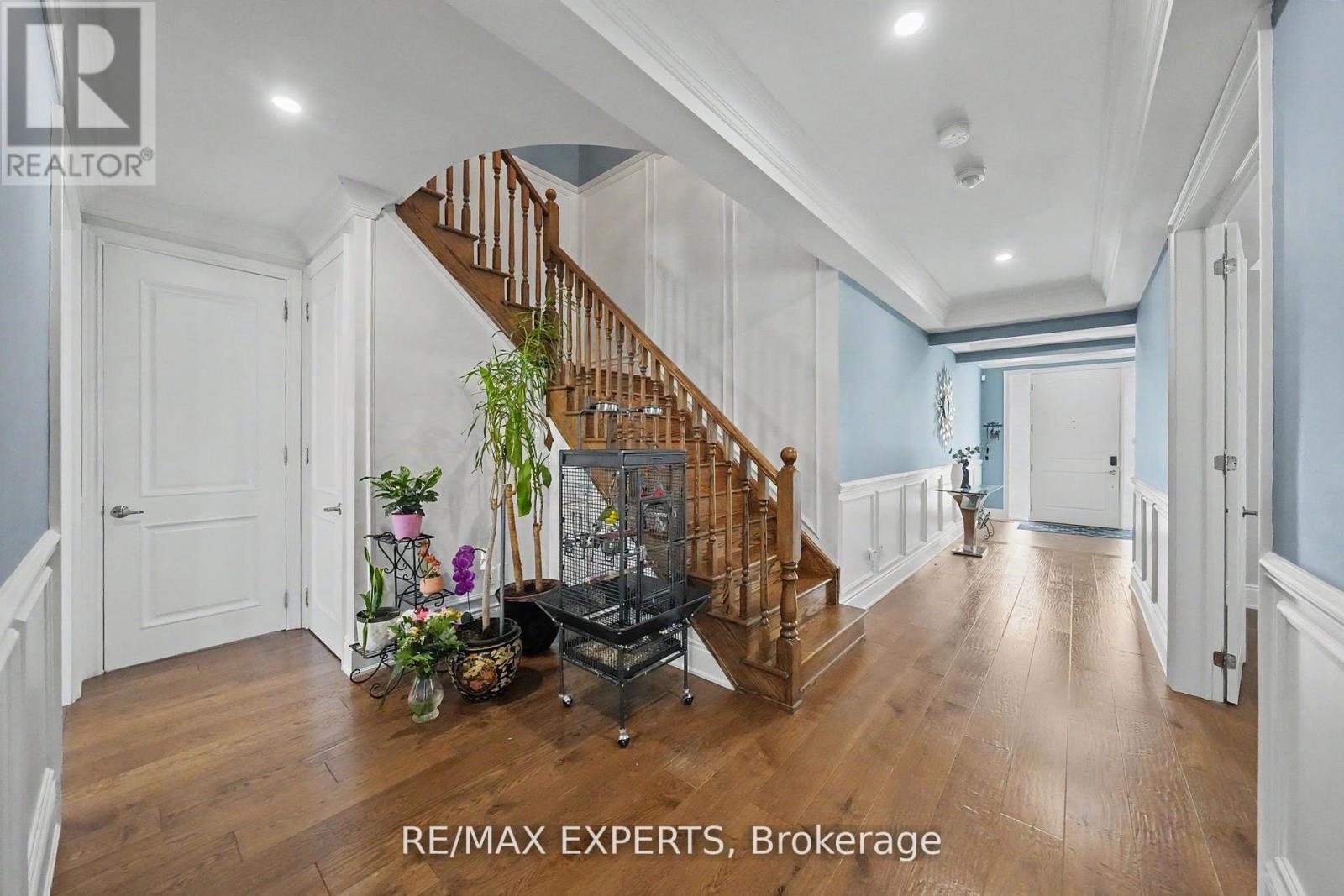 74 DUNROBIN CRESCENT - 17