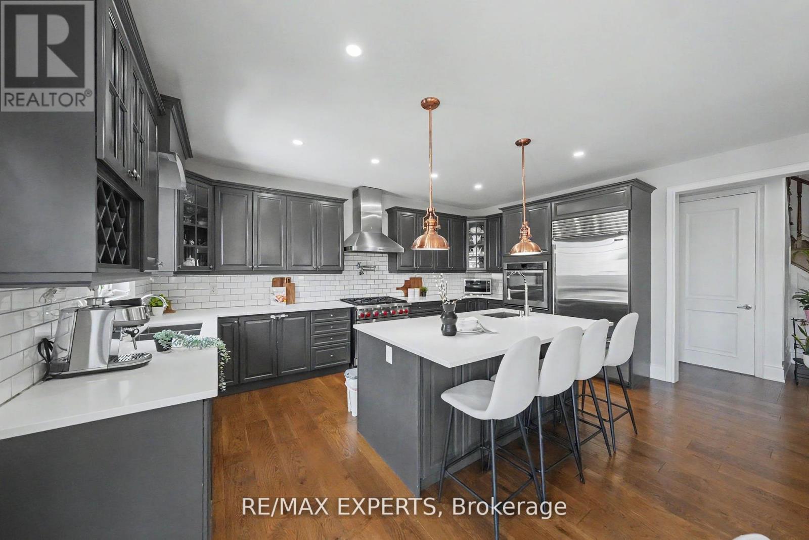 74 DUNROBIN CRESCENT - 24