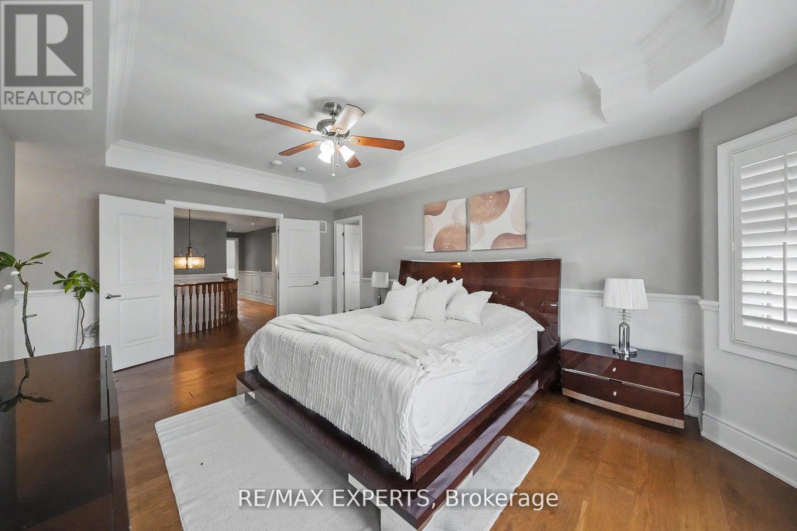 74 DUNROBIN CRESCENT - 35