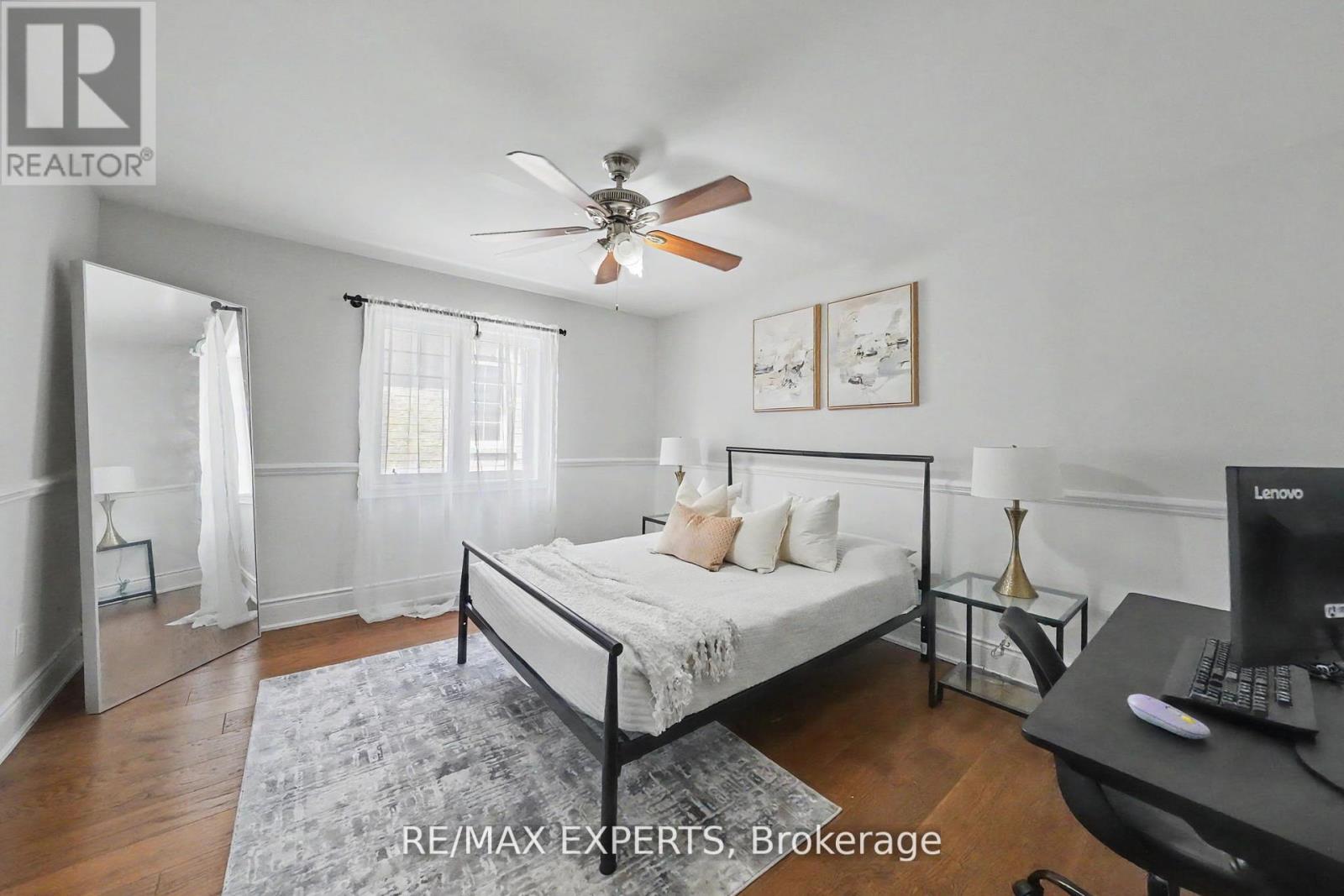 74 DUNROBIN CRESCENT - 39