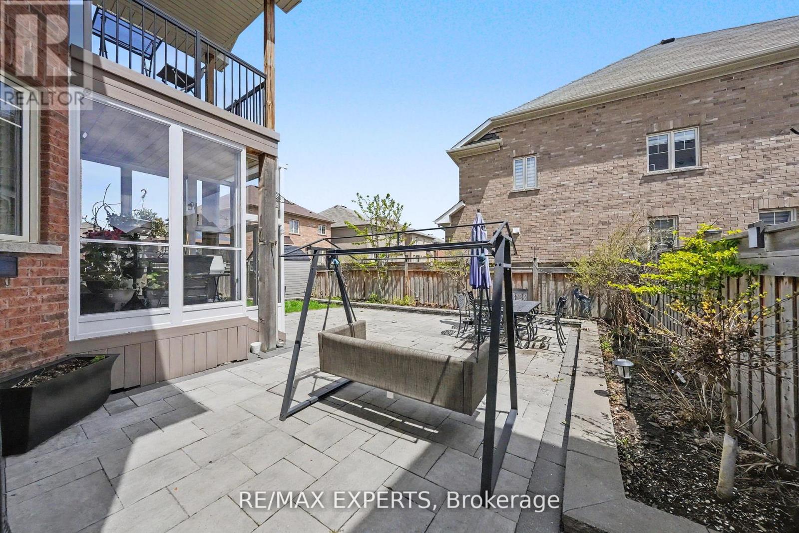 74 DUNROBIN CRESCENT - 49