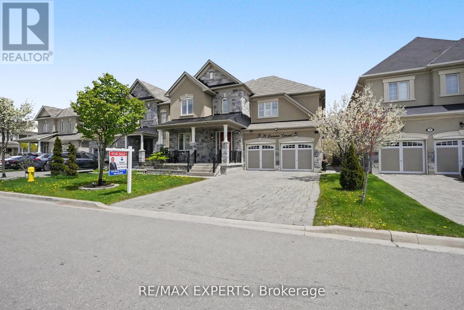 74 DUNROBIN CRESCENT - 6