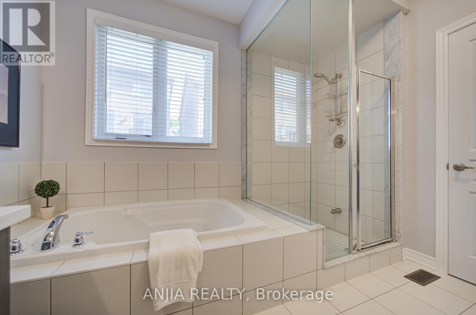 8 BECKETT AVENUE - 25