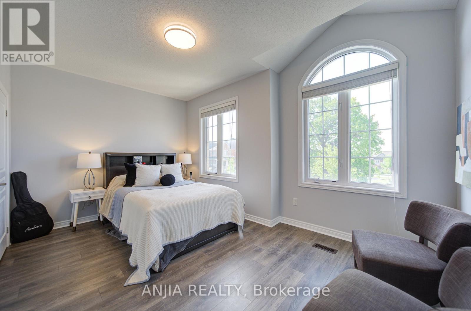 8 BECKETT AVENUE - 32