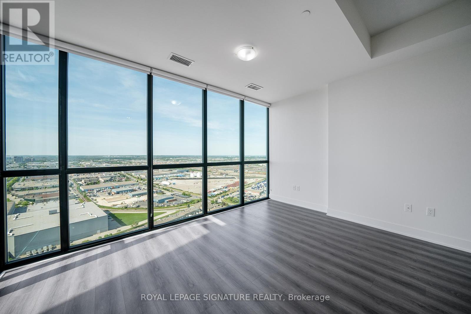 Listing photo of 3707 - 2916 HIGHWAY 7 ROAD