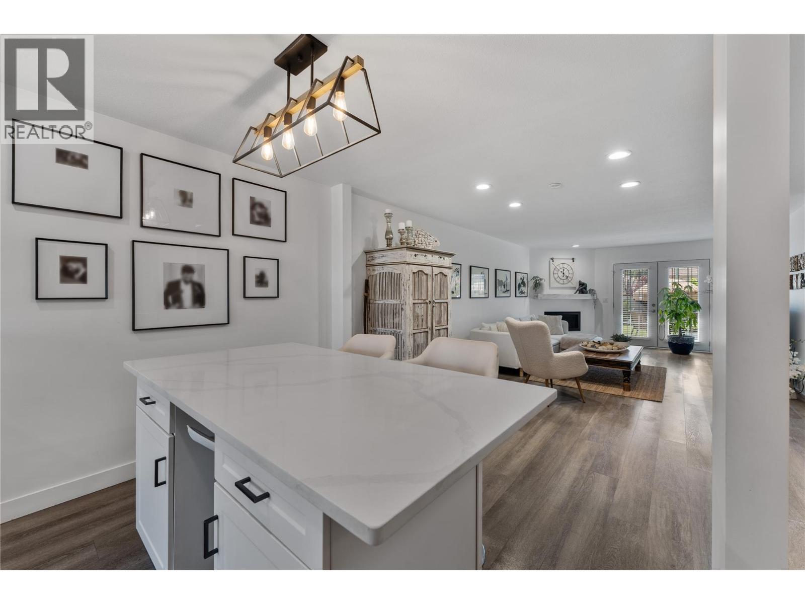 #3 1874 Parkview Crescent - 13
