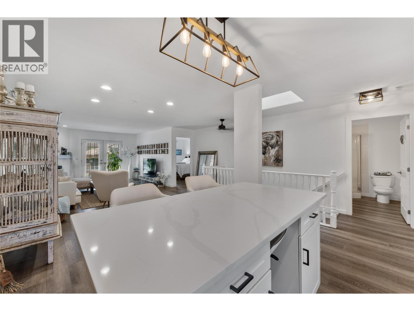 #3 1874 Parkview Crescent - 15