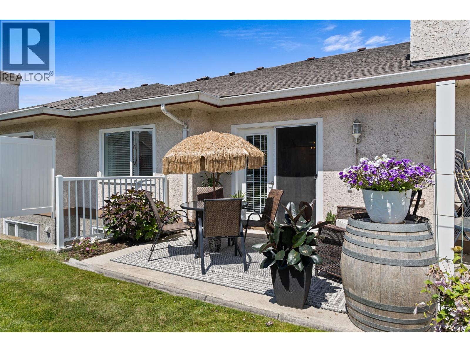 #3 1874 Parkview Crescent - 37
