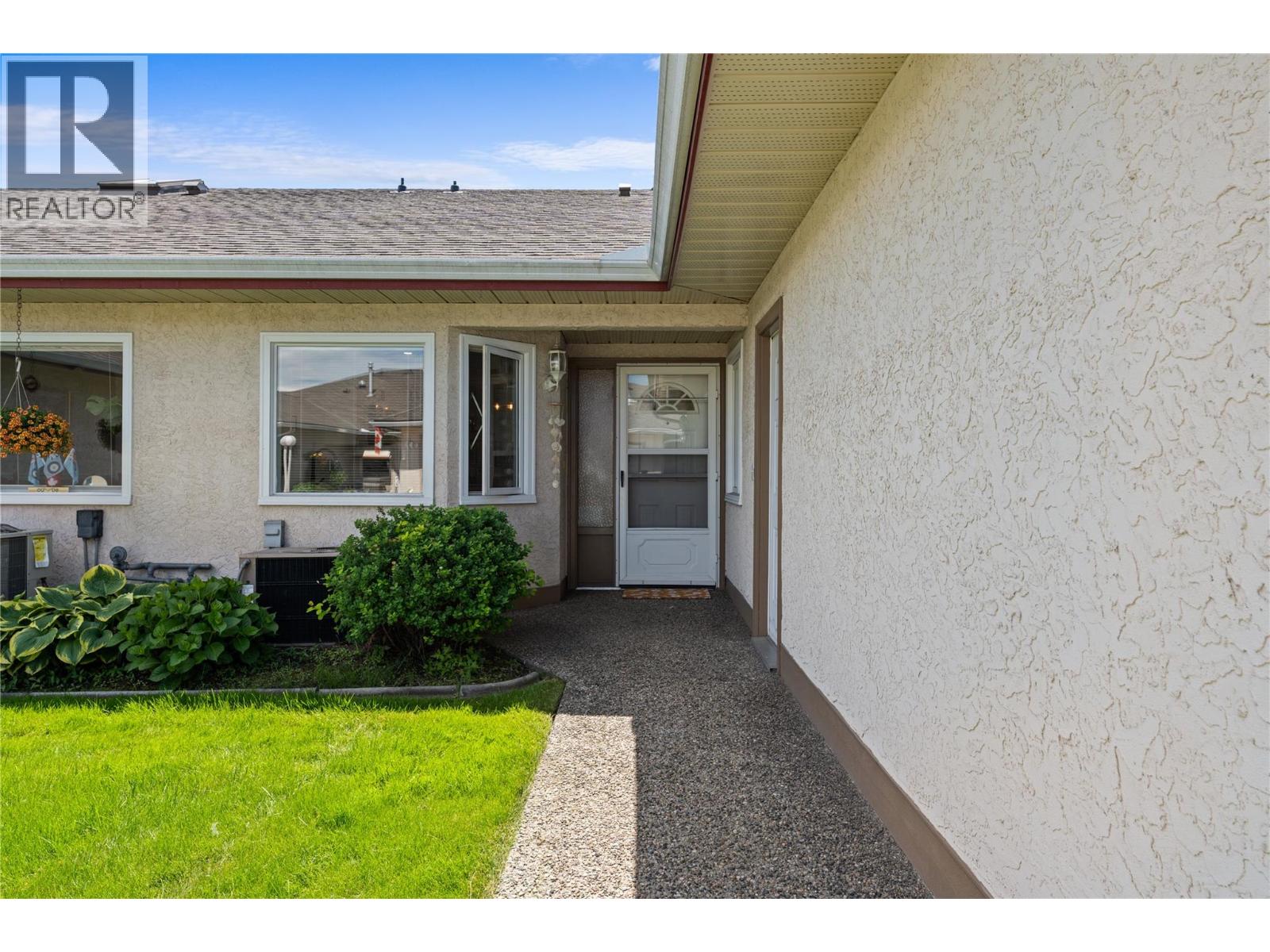 #3 1874 Parkview Crescent - 53