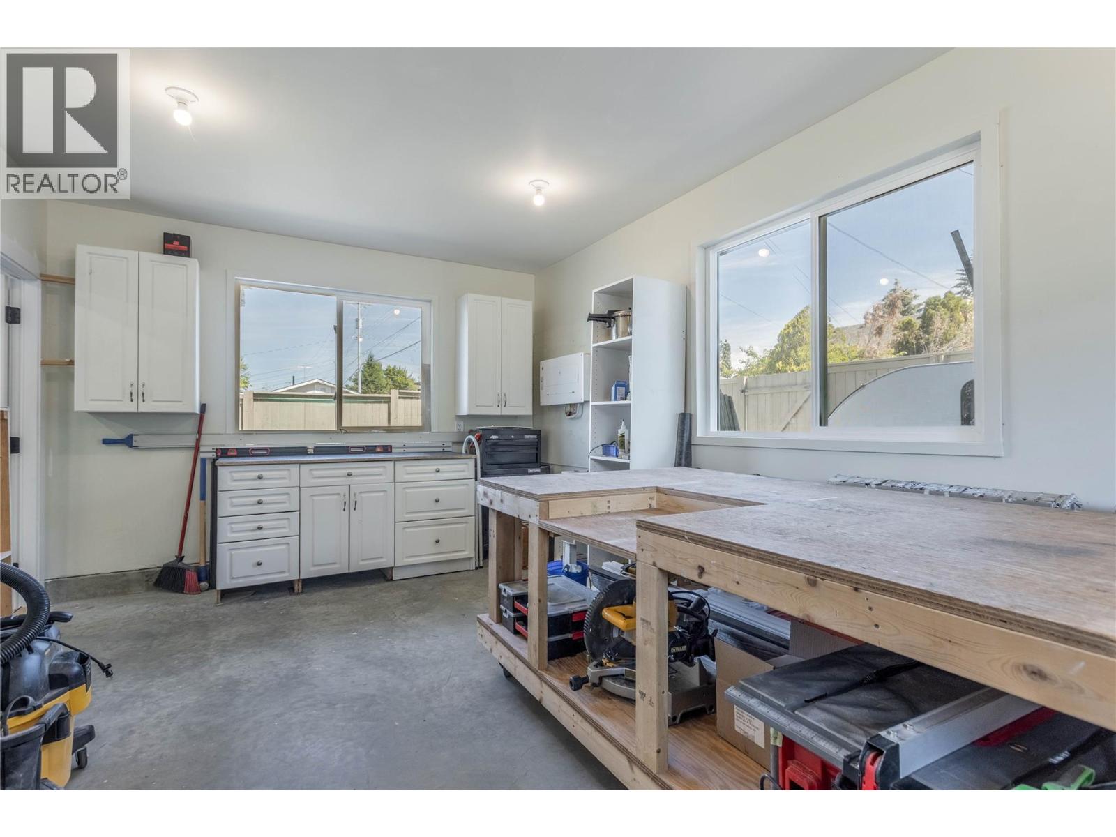 1298 KILWINNING Street, Penticton