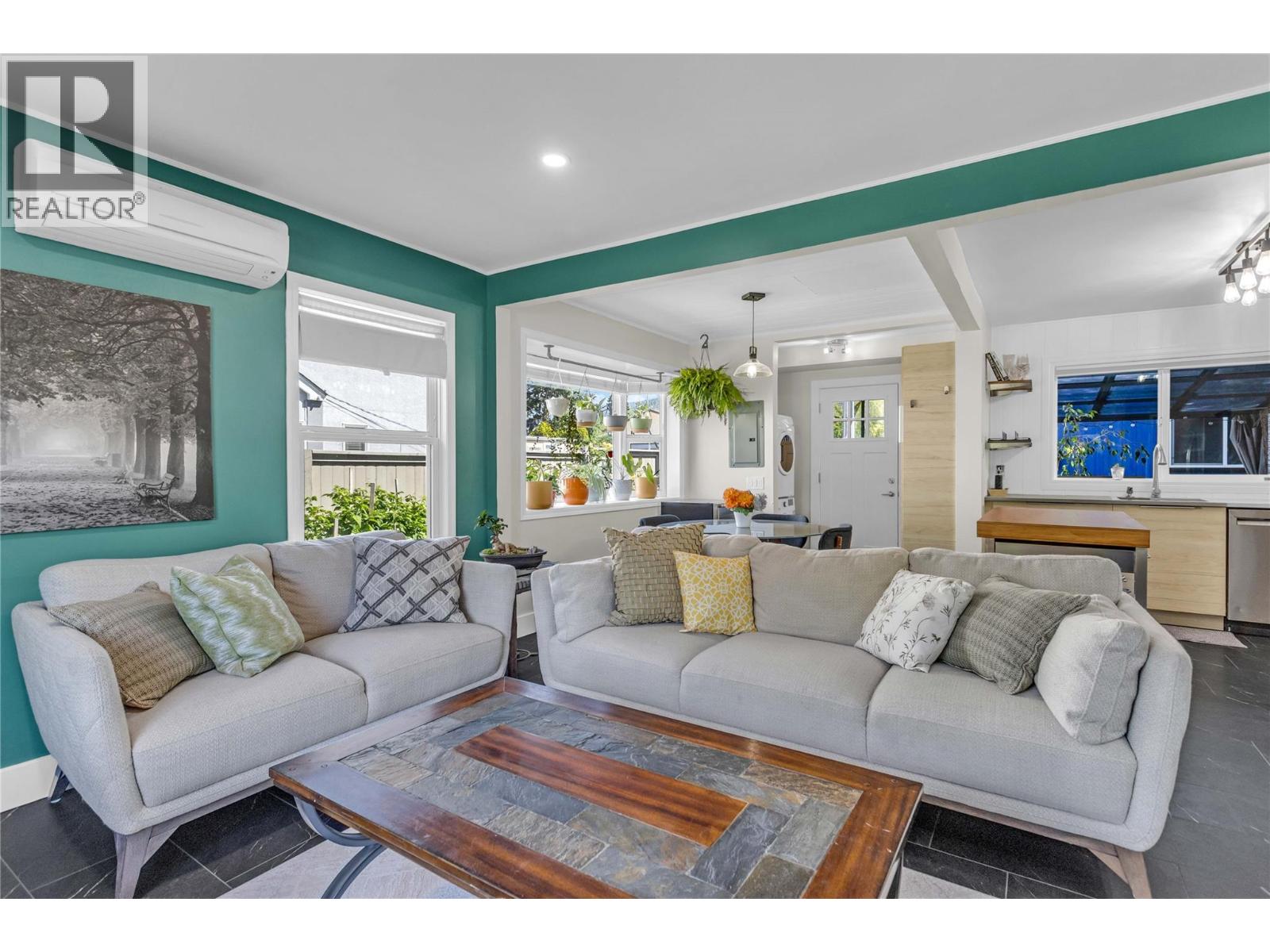 1298 KILWINNING Street, Penticton