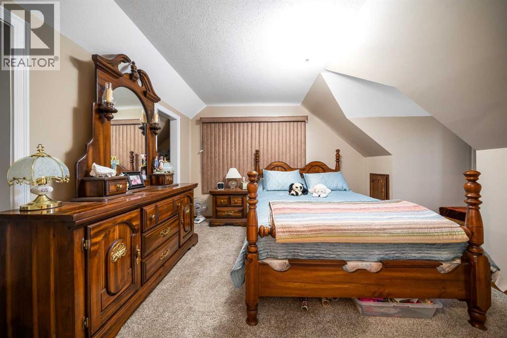 68 10 Street SW - 19