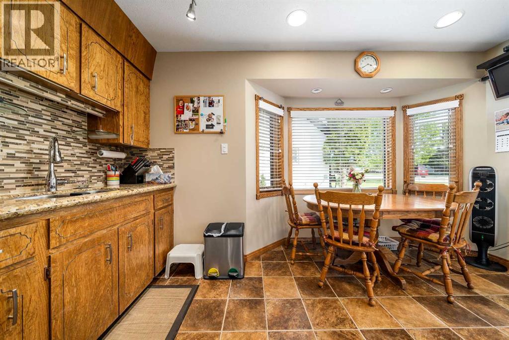 68 10 Street SW - 9