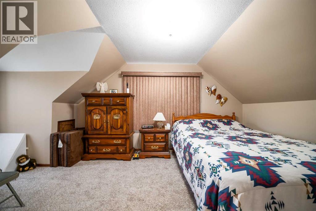 68 10 Street SW - 18