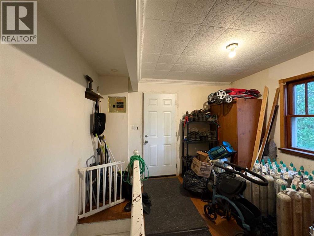 4716 48 Avenue - 5