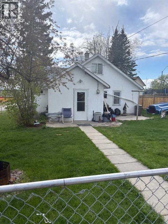 4716 48 Avenue - 3
