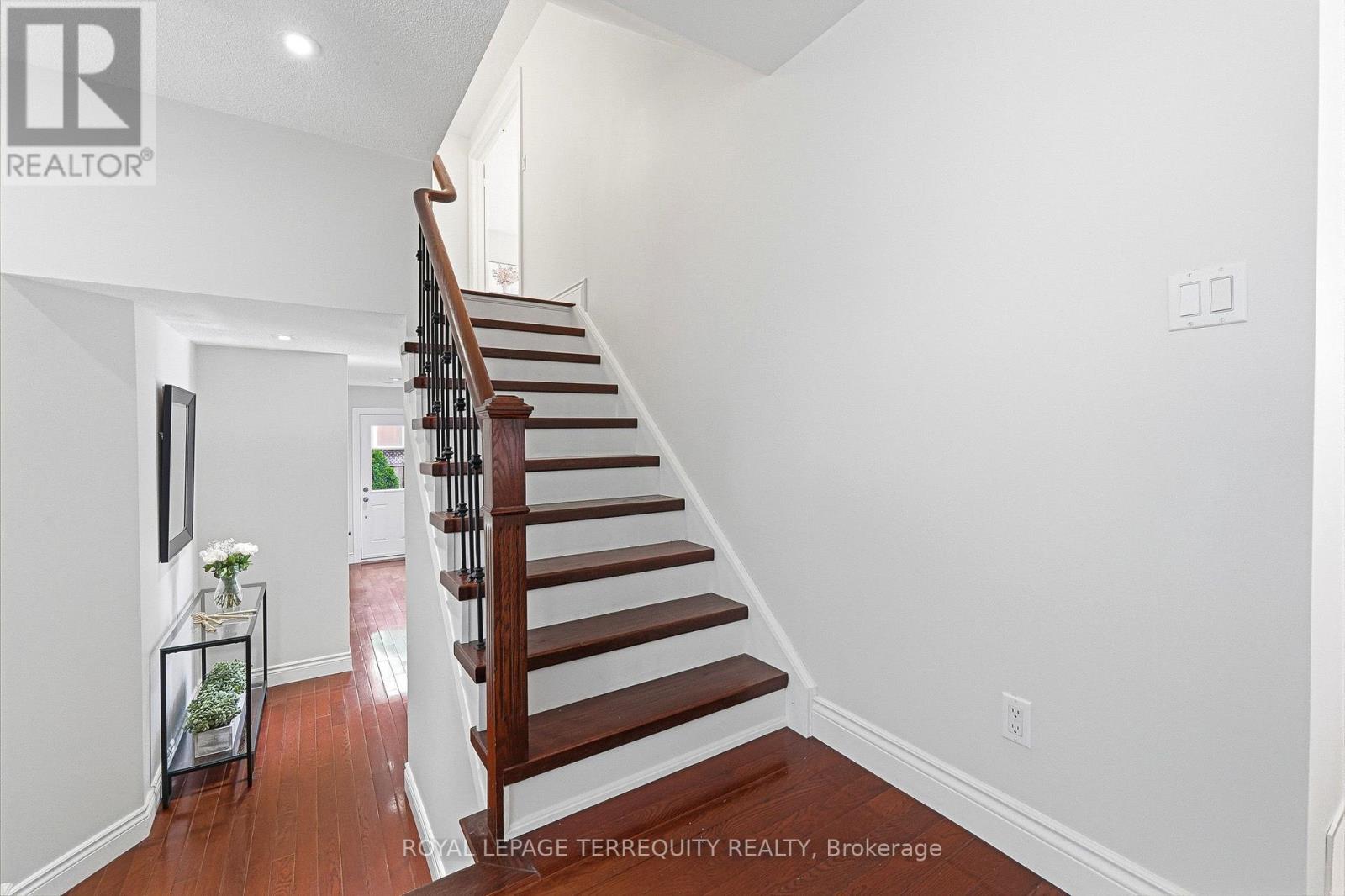 2609 OAK ROW CRESCENT - 23