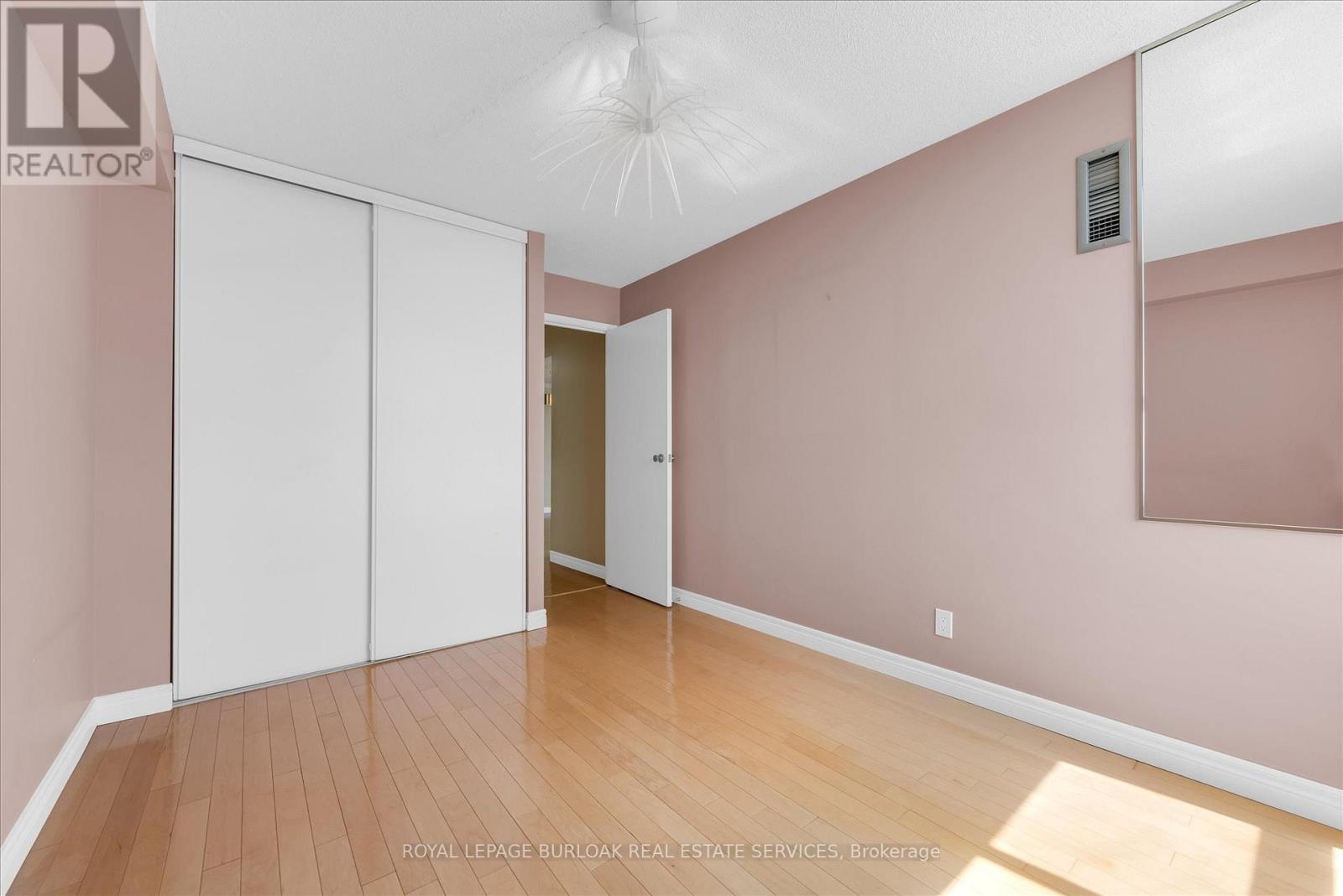 #510 5280 LAKESHORE ROAD - 17