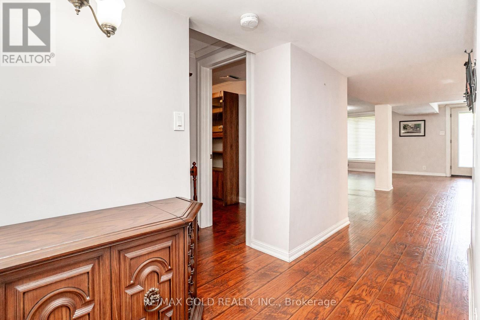 23 DUNSTER CRESCENT - 24