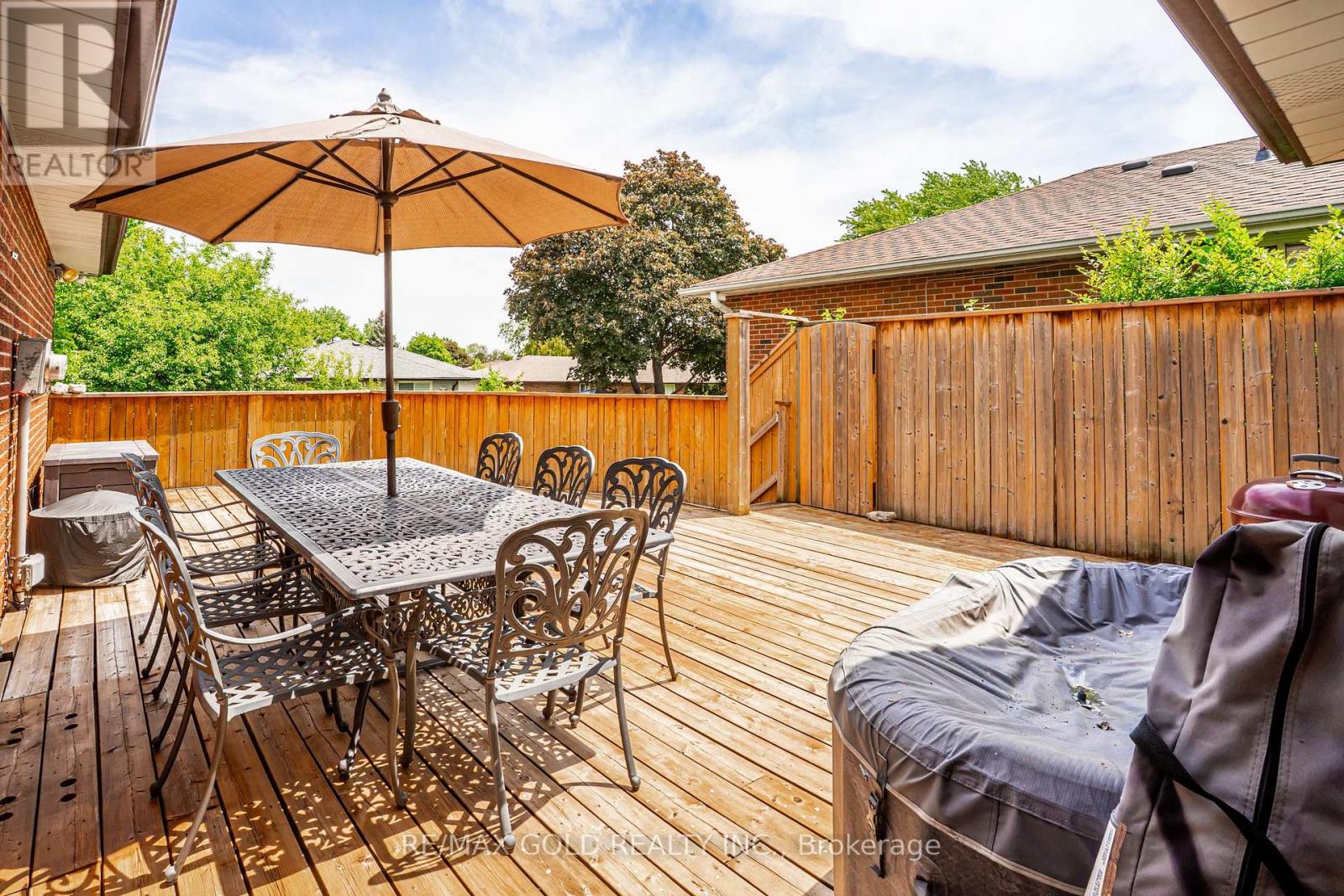 23 DUNSTER CRESCENT - 40
