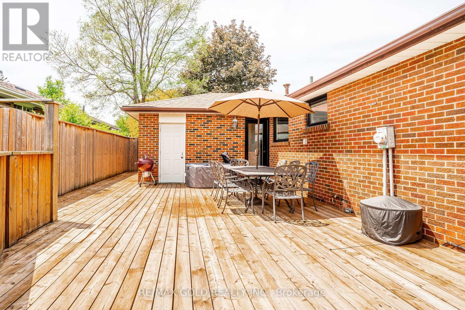 23 DUNSTER CRESCENT - 42