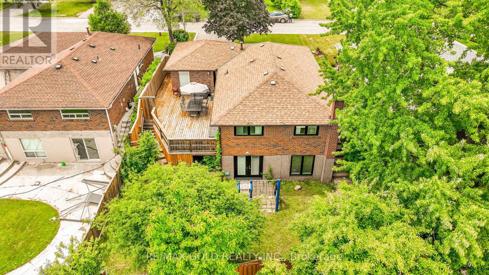 23 DUNSTER CRESCENT - 47
