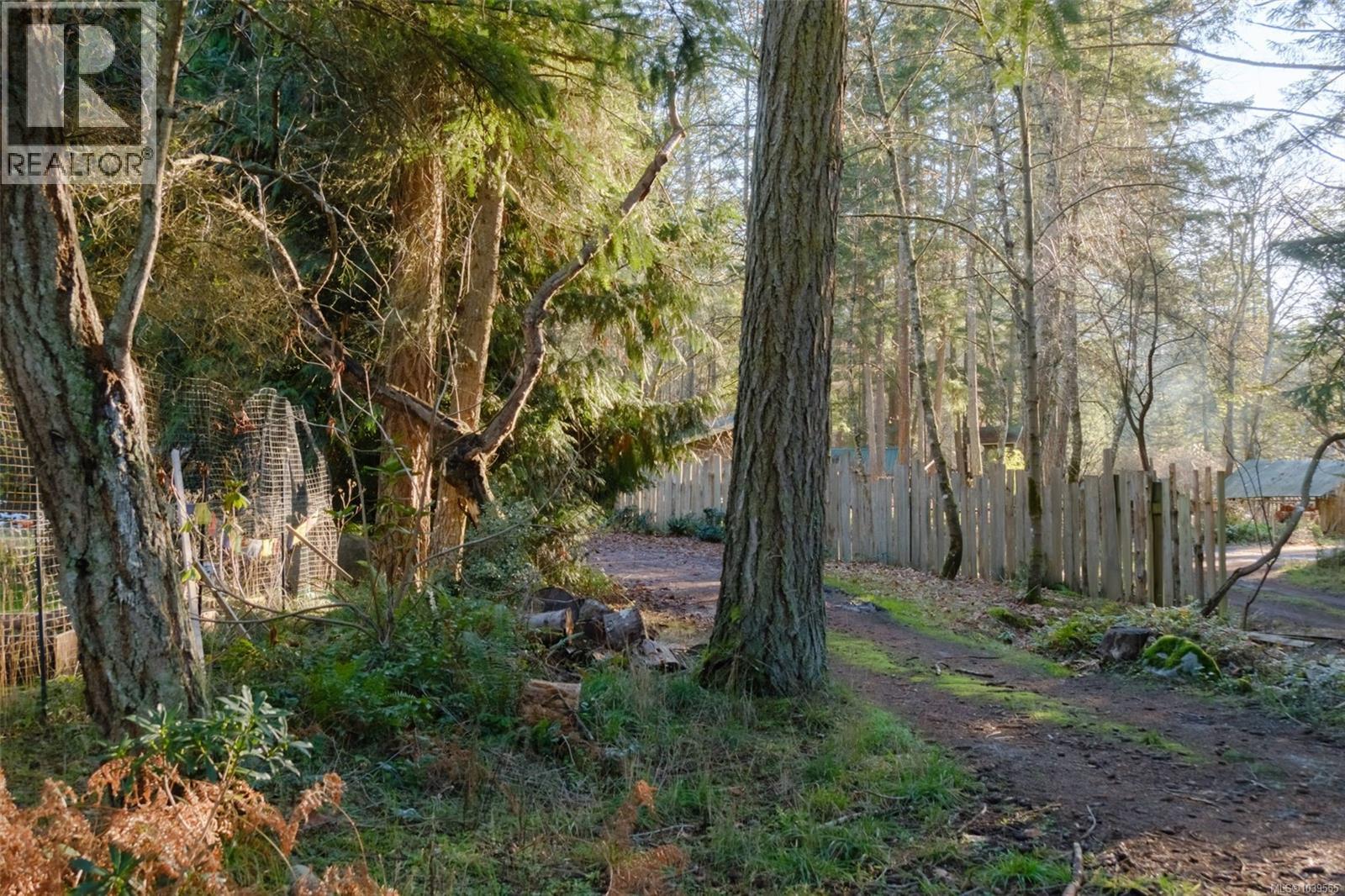 1900 Martin Rd - 22