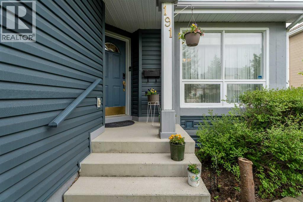 191 Edgebrook Rise NW - 4