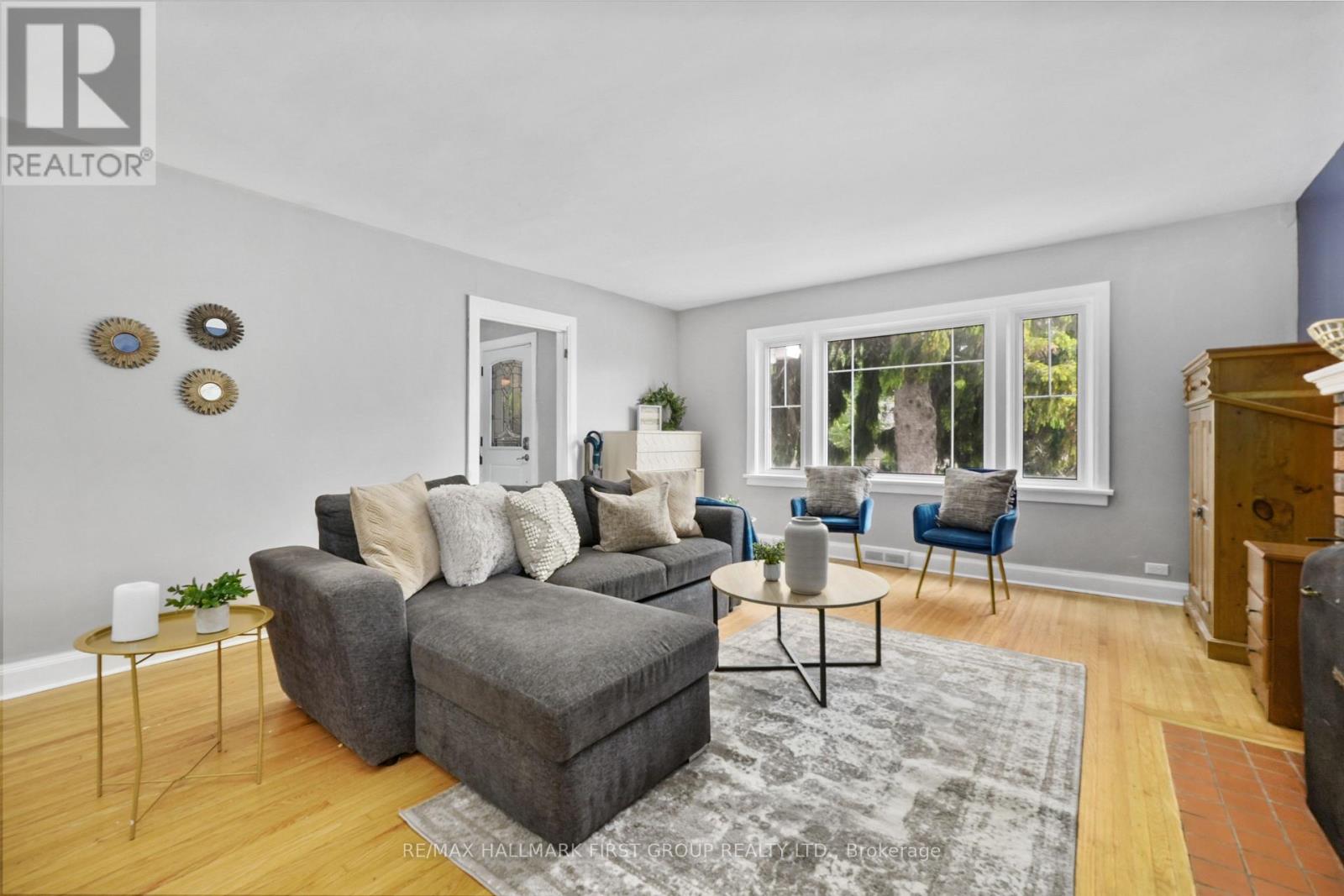 28 KING STREET W - 10