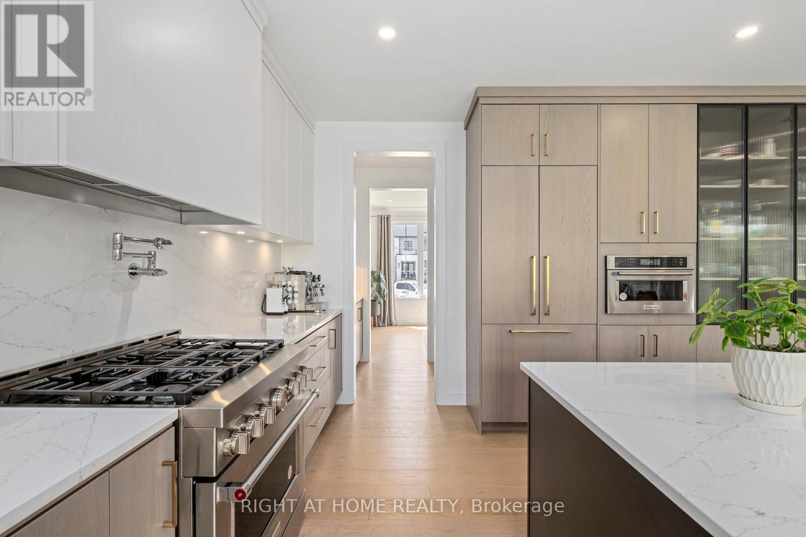 372 MANHATTAN DRIVE - 14