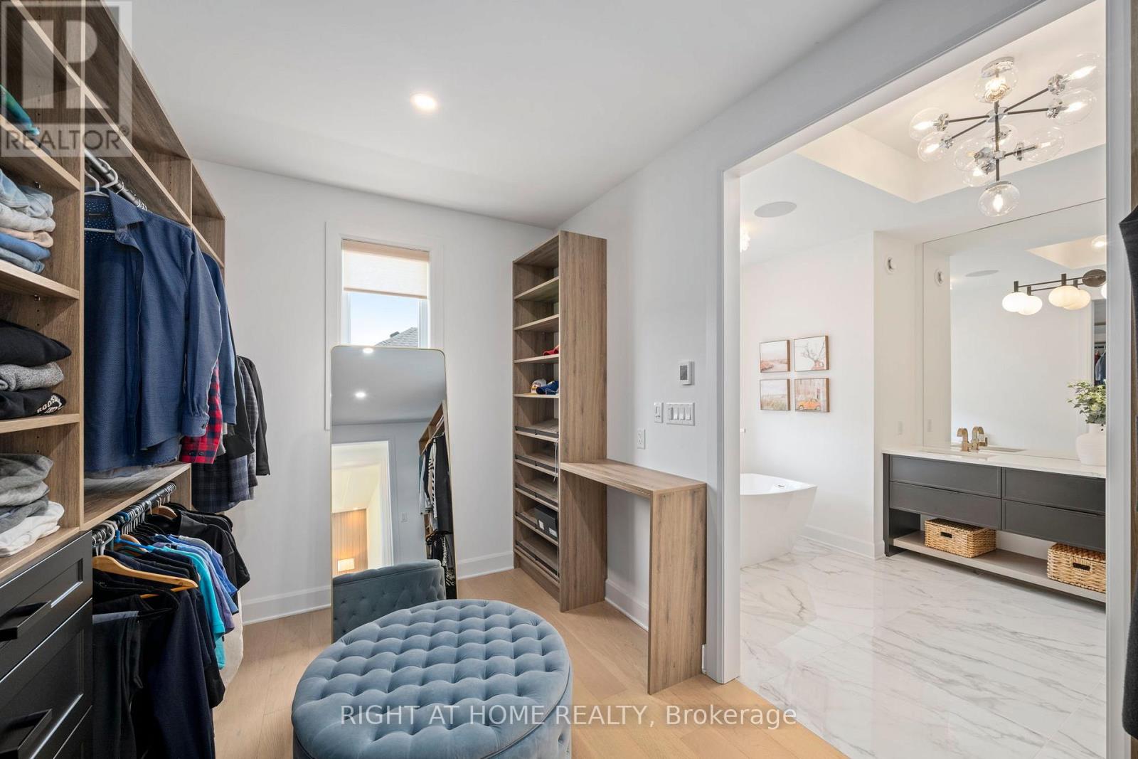 372 MANHATTAN DRIVE - 24