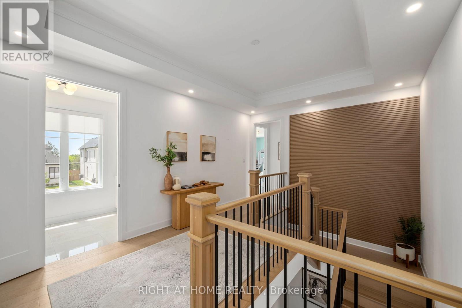 372 MANHATTAN DRIVE - 28