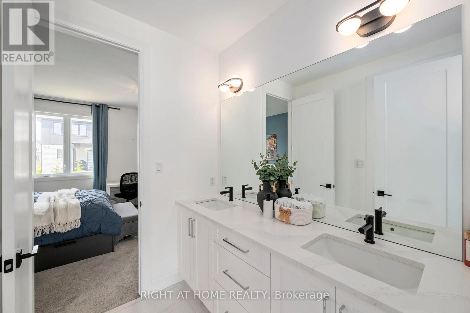 372 MANHATTAN DRIVE - 32