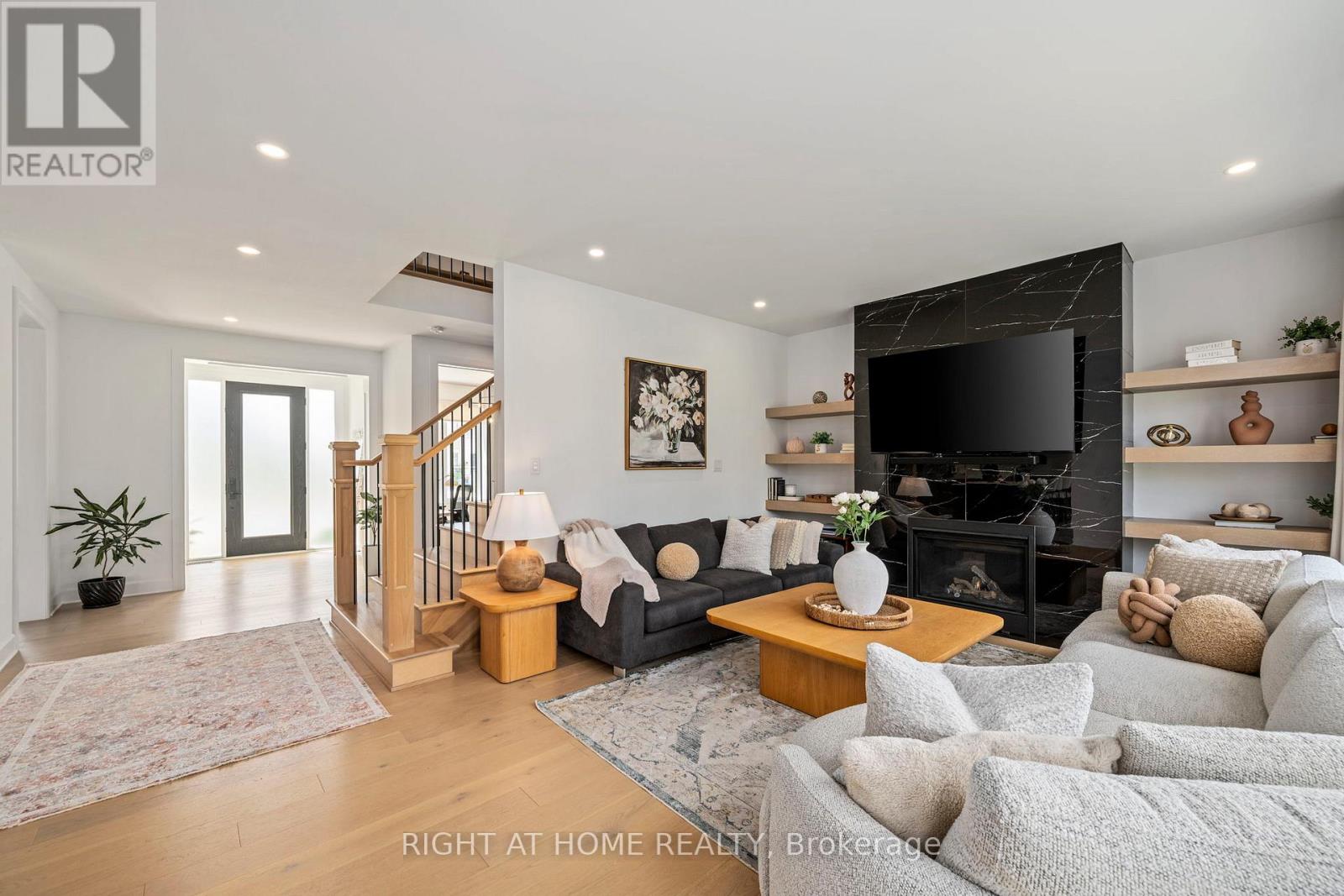 372 MANHATTAN DRIVE - 5