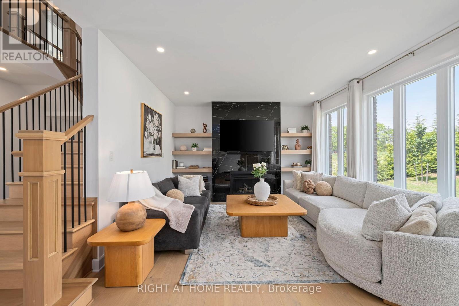 372 MANHATTAN DRIVE - 6
