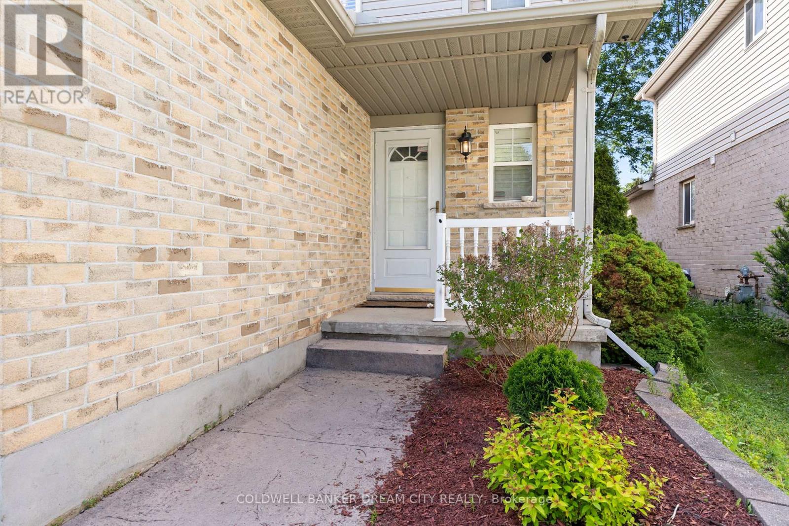 534 BLACKWATER PLACE - 4