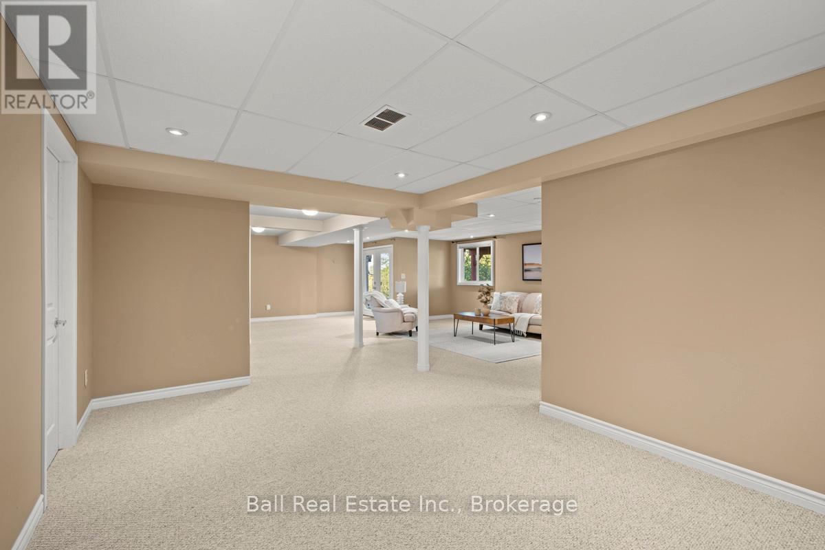 235 EVANS DRIVE - 31