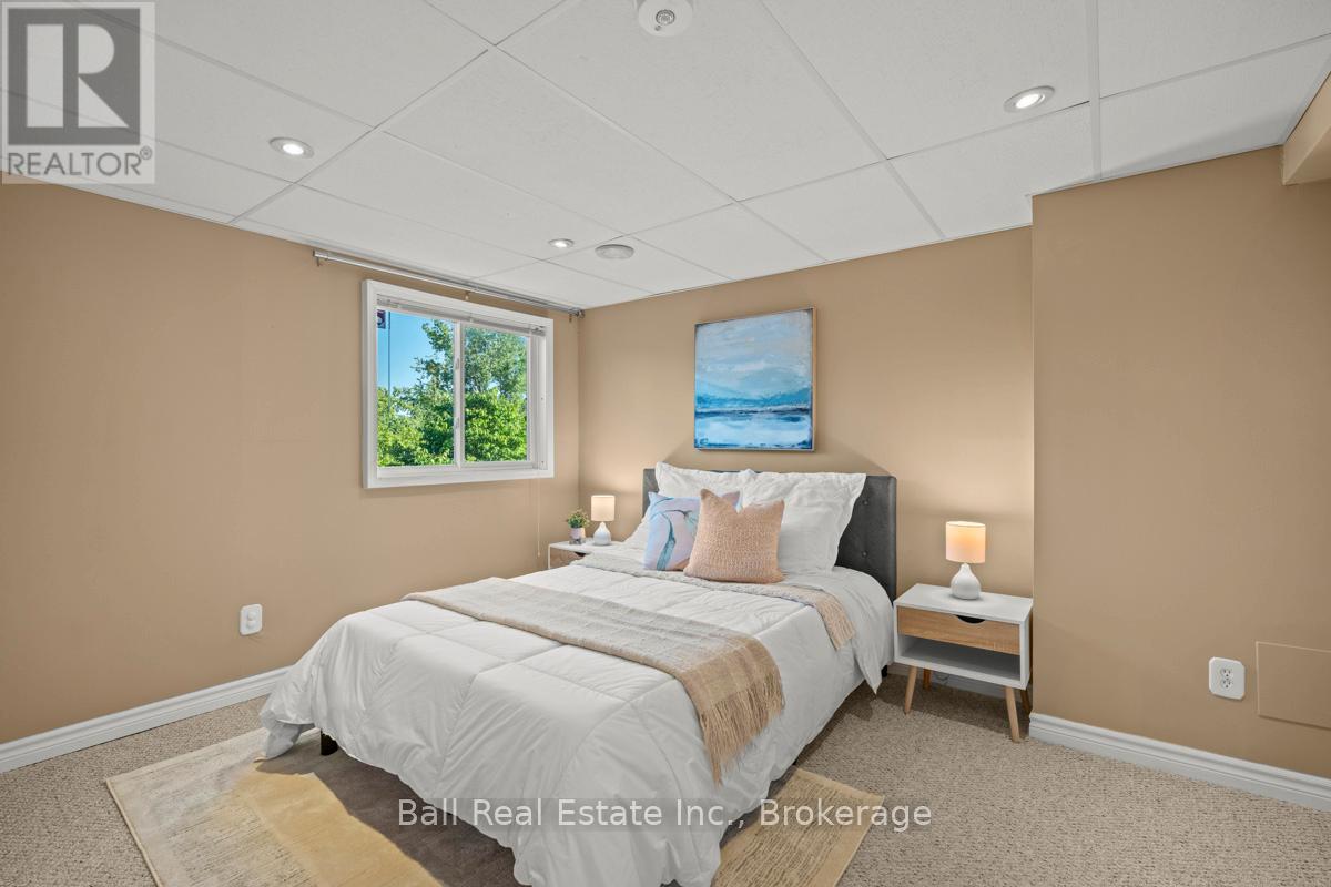 235 EVANS DRIVE - 36