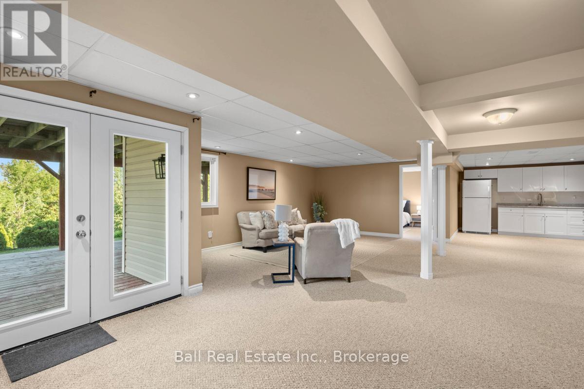 235 EVANS DRIVE - 32