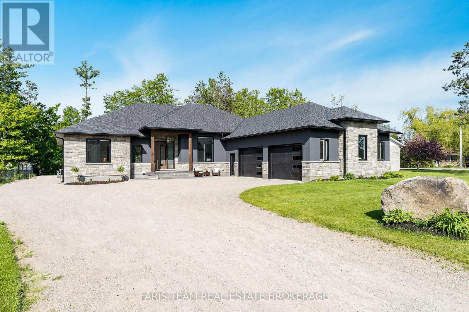 7 REYNOLDS ROAD - Image 3