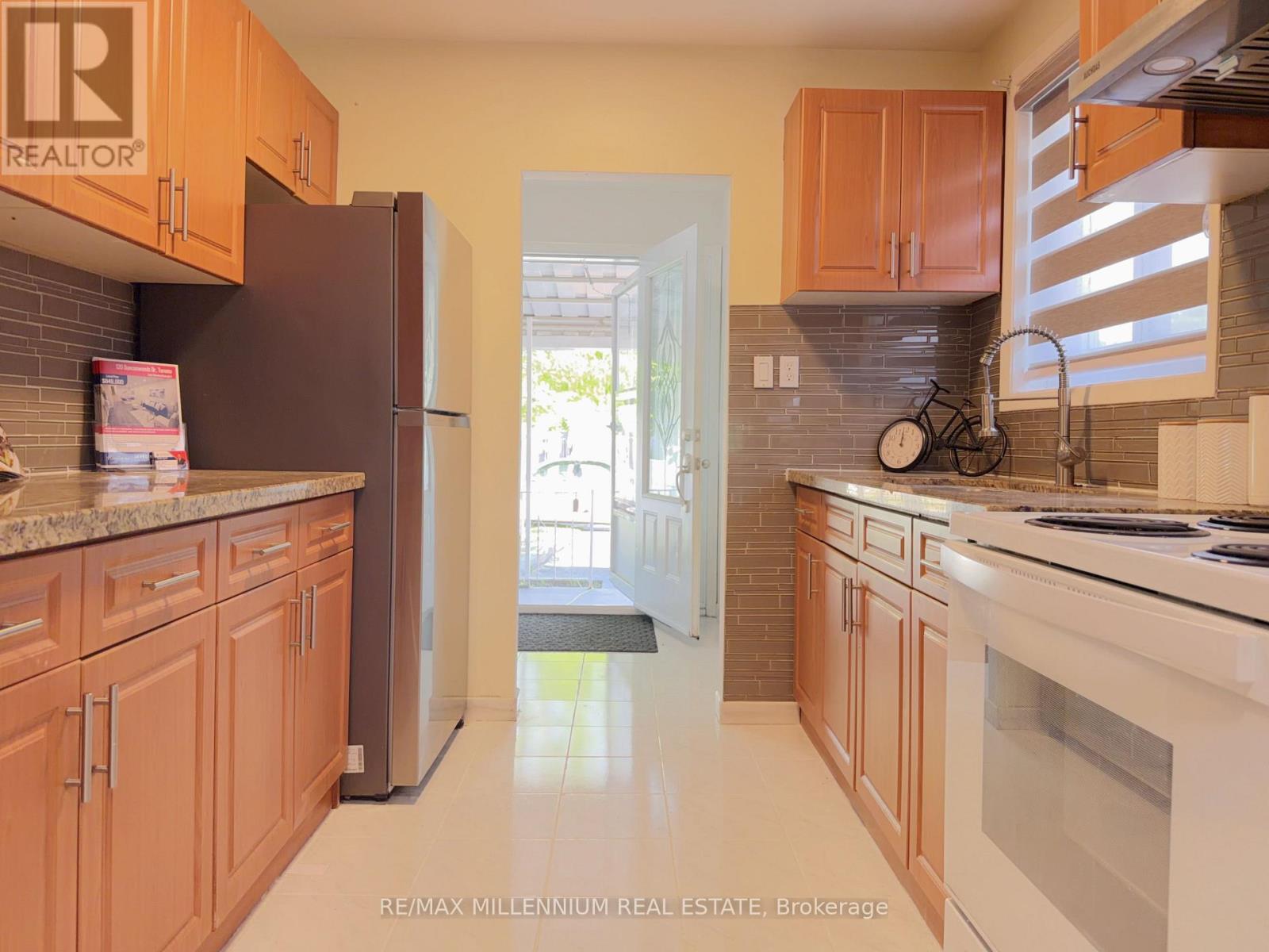 120 DUNCANWOODS DRIVE - 10