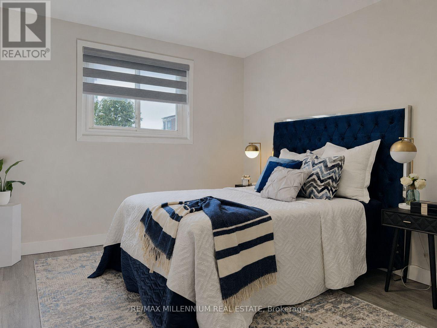 120 DUNCANWOODS DRIVE - 24