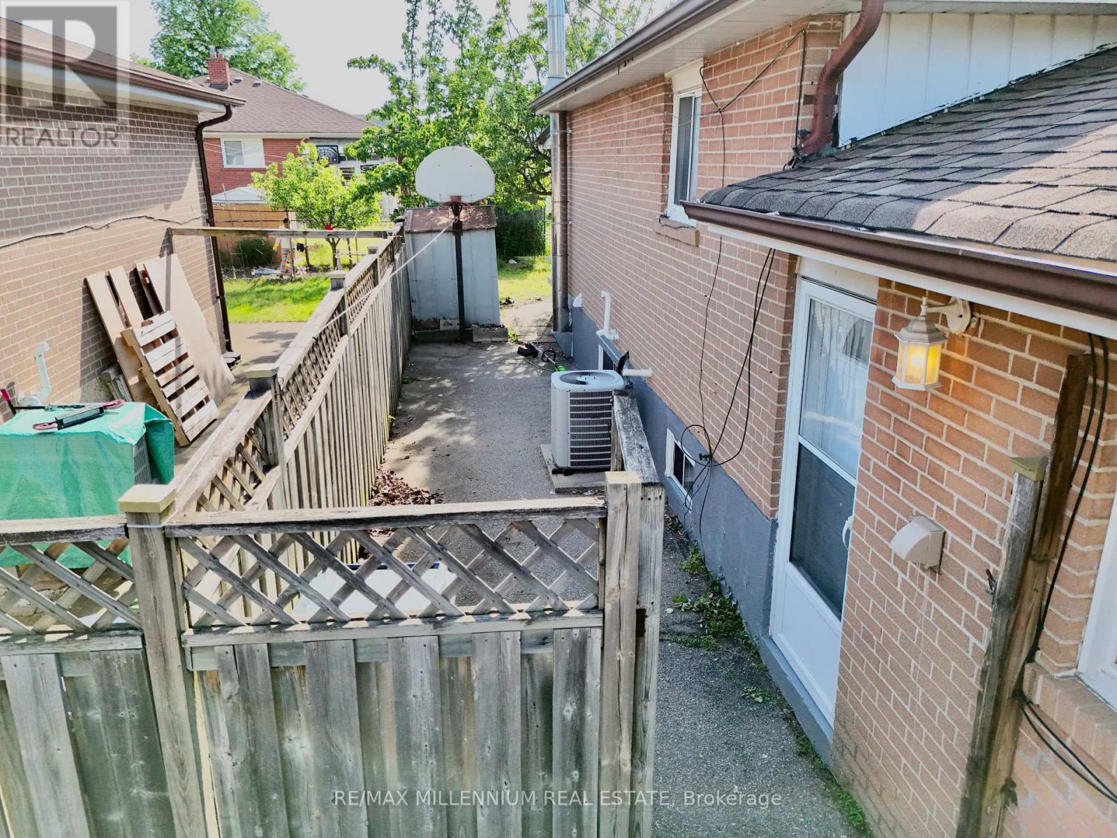 120 DUNCANWOODS DRIVE - 46