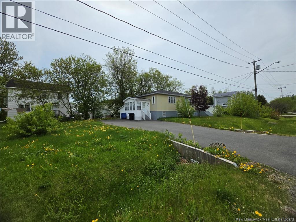 665 St Simon - Image 2