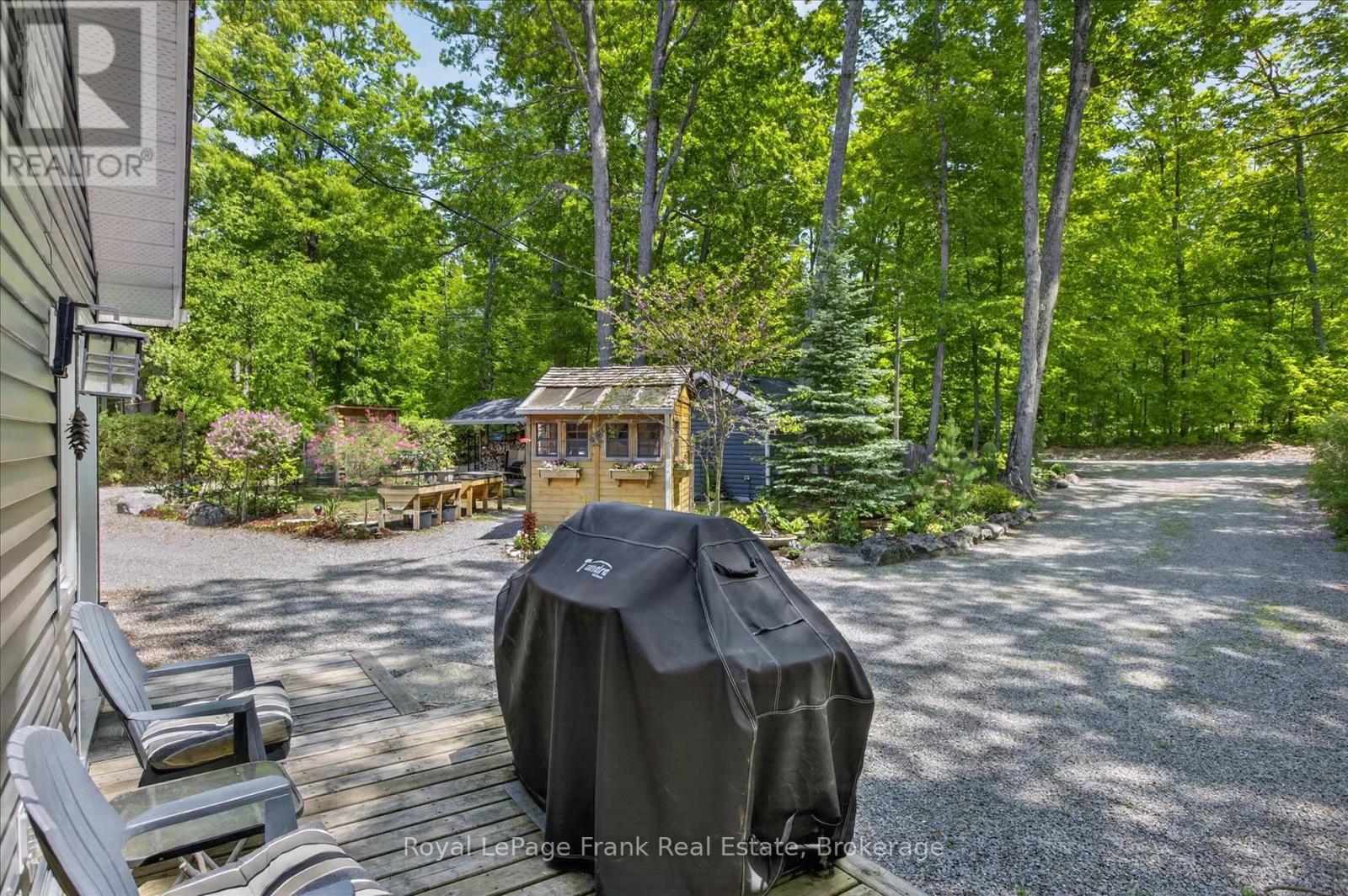 944 BIRCHCLIFF DRIVE - 42