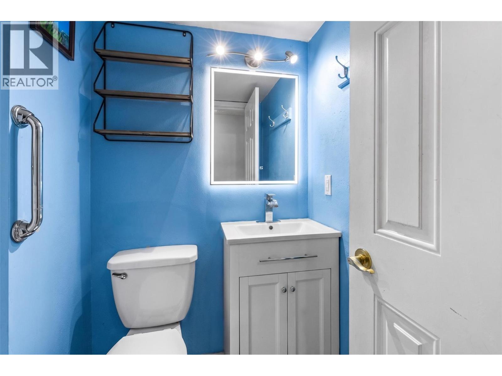 737 Fairway Avenue, Penticton