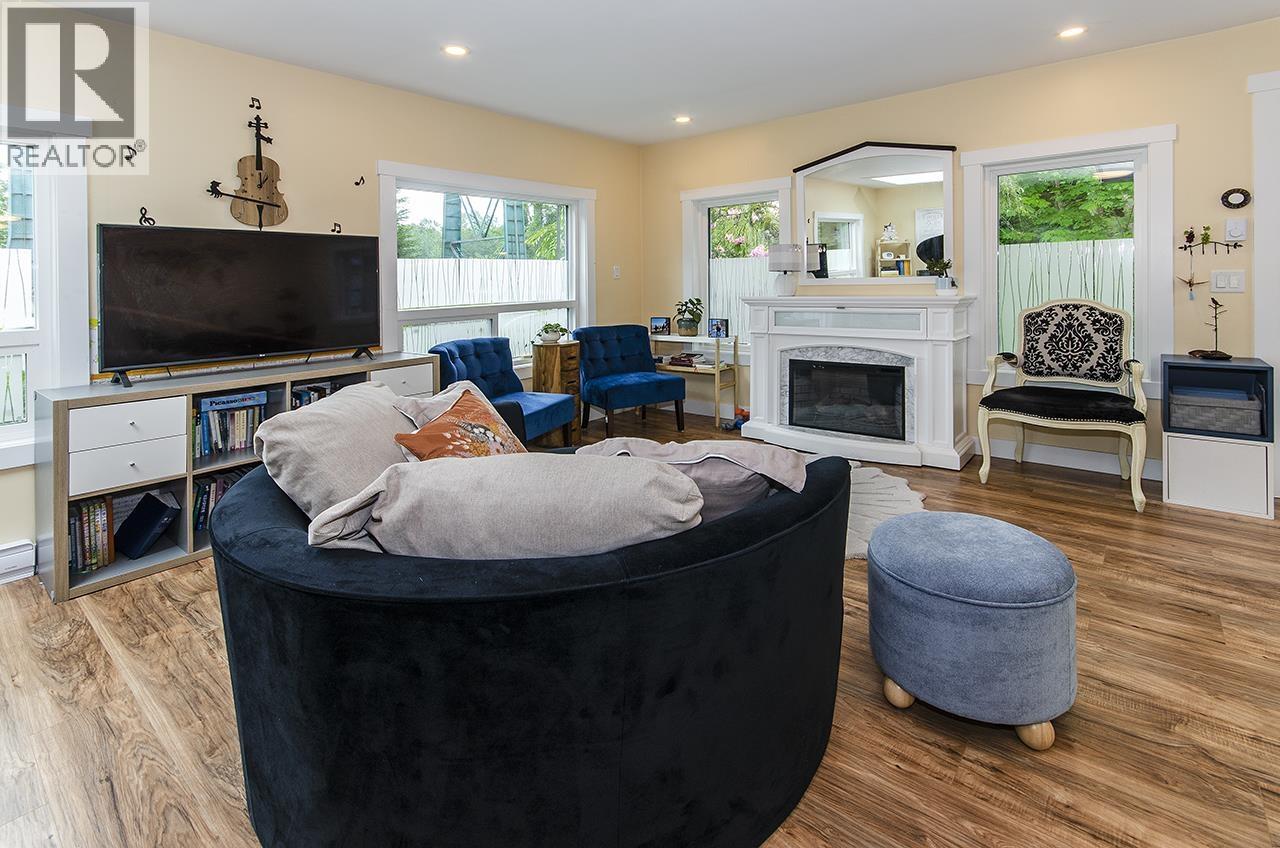 401 RAINDANCE CRESCENT