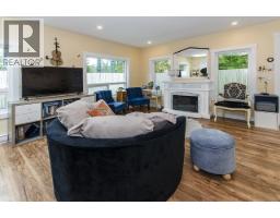 401 Raindance Crescent, West Vancouver, BC V7P1C1 Photo 9